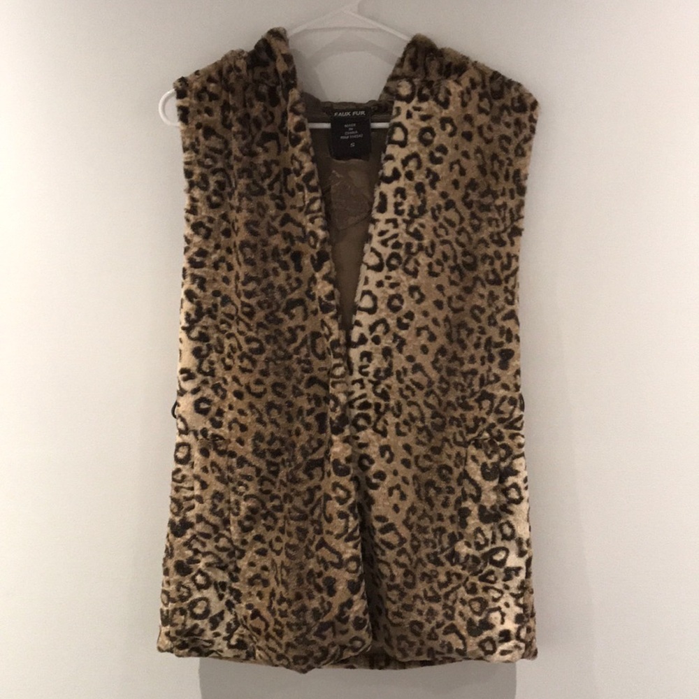 JouJou Hooded Vest with pockets